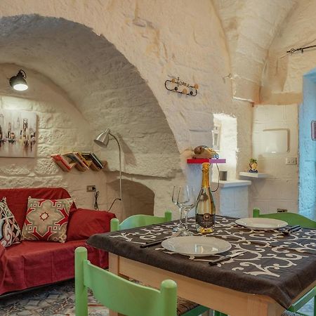 Casa Vacanze “House On The Left” Ceglie Messapica Bagian luar foto