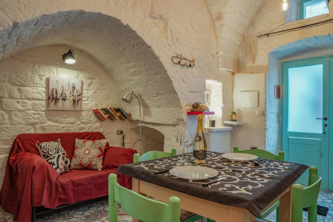 Casa Vacanze “House On The Left” Ceglie Messapica Bagian luar foto